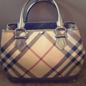 Burberry bag authentic! Final day to get price